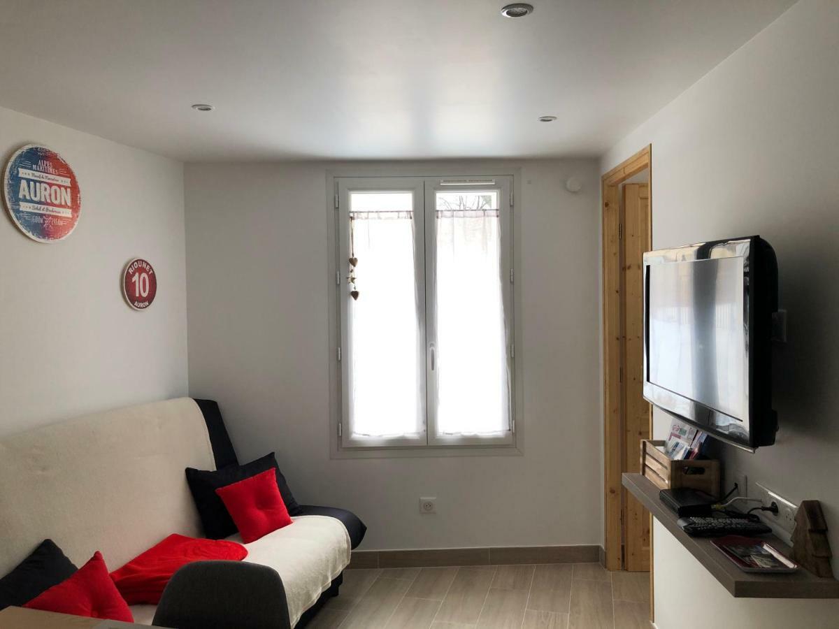 Tout Schuss Saint-Etienne-de-Tinee Bagian luar foto